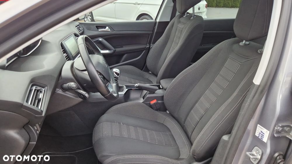 Peugeot 308 SW 1.6 BlueHDi Allure S&S - 14