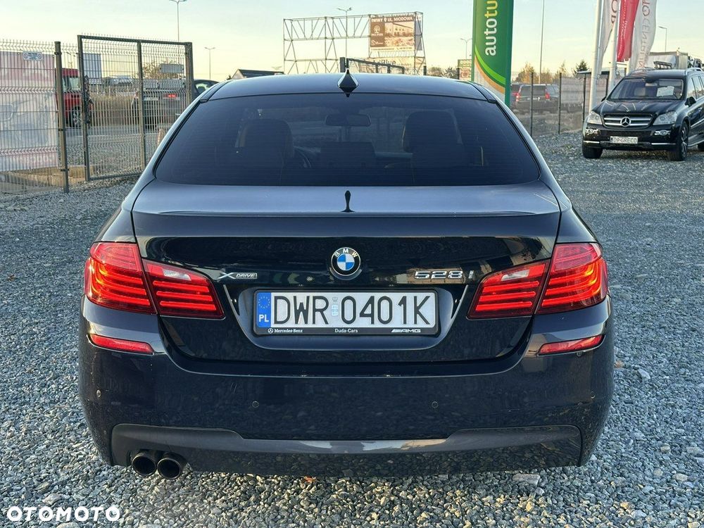 BMW Seria 5 528i xDrive - 7