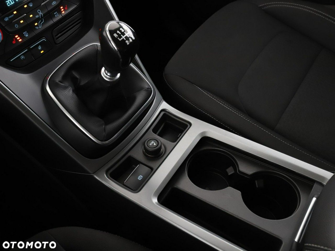 Ford Kuga 1.5 EcoBoost 2x4 Cool & Connect - 25