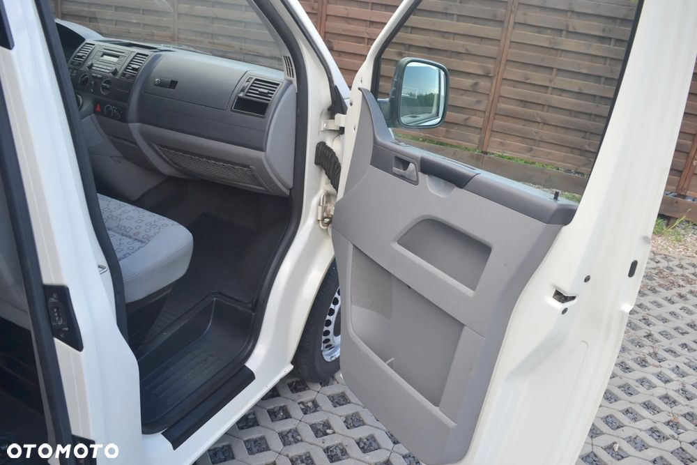 Volkswagen Transporter - 22