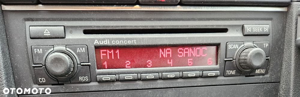Audi A4 B7 radio Concert - 1