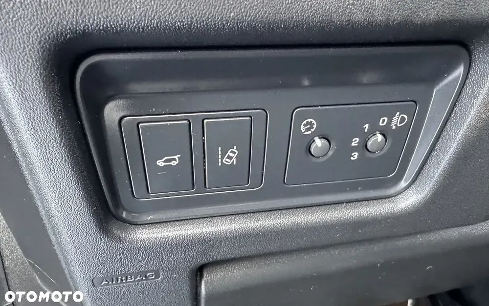Land Rover Discovery Sport - 38
