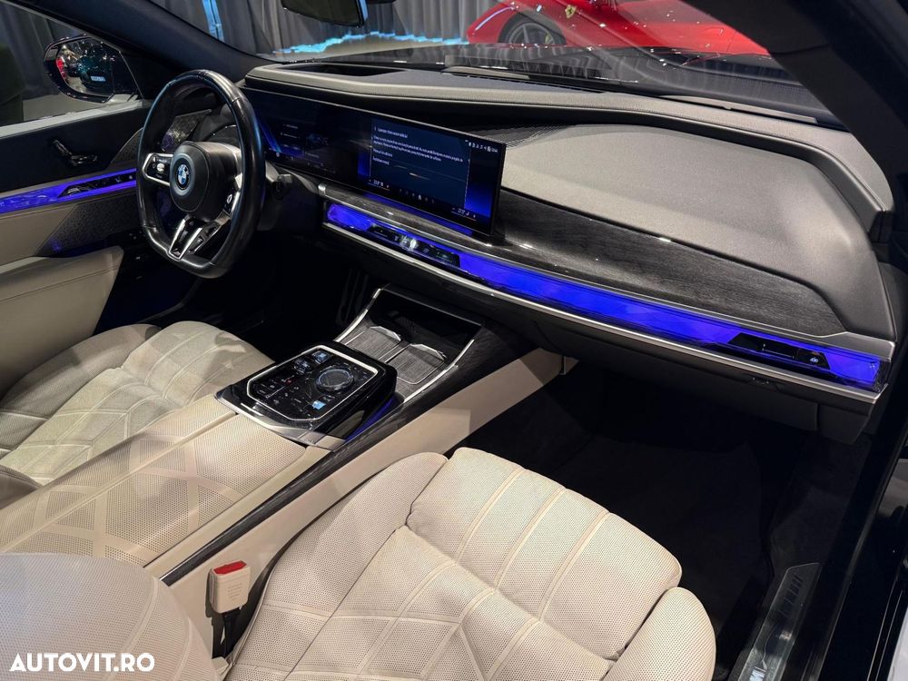 BMW Seria 7 740d xDrive - 32