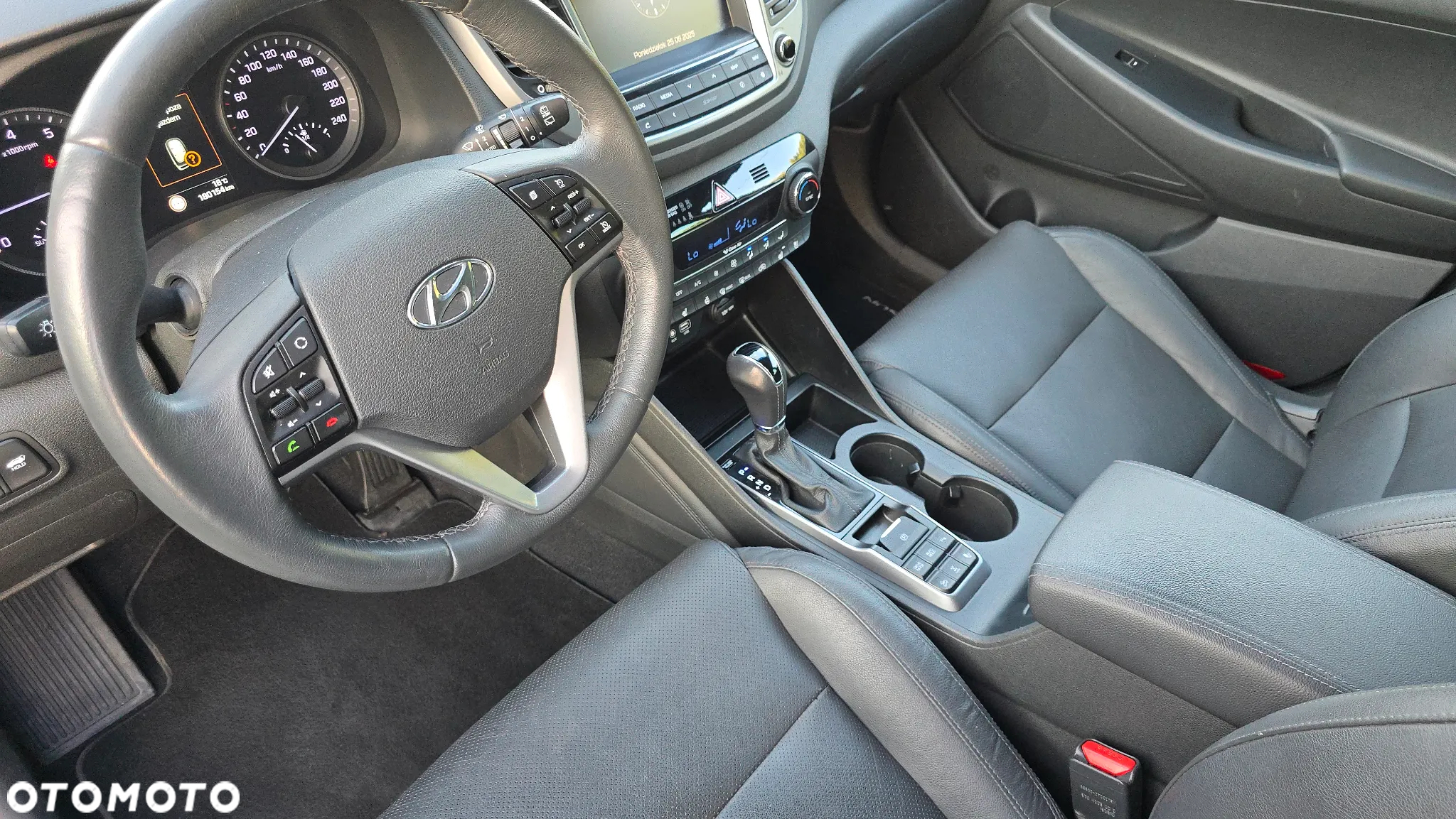 Hyundai Tucson 1.6 GDi 4WD DCT Premium - 8