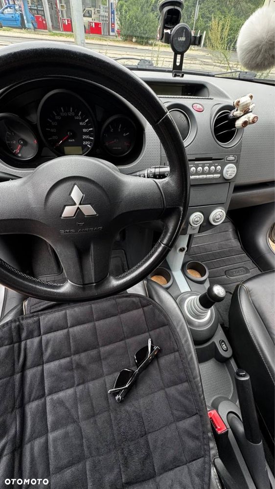 Mitsubishi Colt - 8