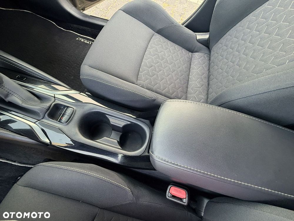Toyota Corolla 1.8 Hybrid Executive - 12