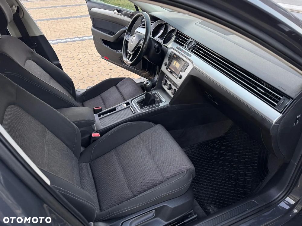 Volkswagen Passat Variant 1.6 TDI (BlueMotion Technology) Comfortline - 23