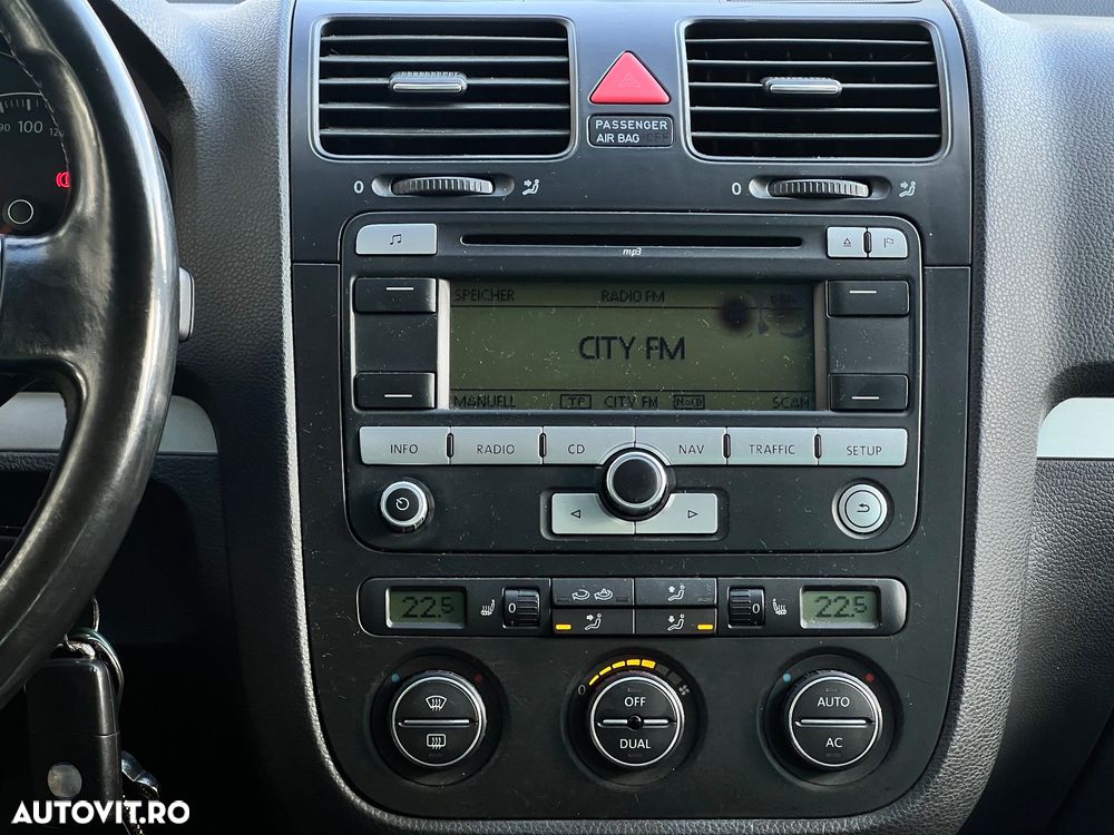 Volkswagen Jetta 1.9 TDI DPF United - 14