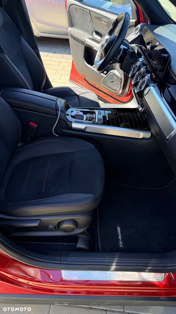 Mercedes-Benz GLB 200 AMG Line 7G-DCT - 8