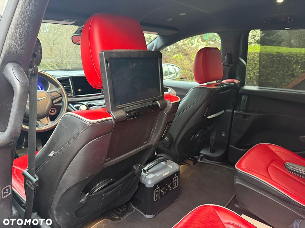 Chrysler Pacifica - 23