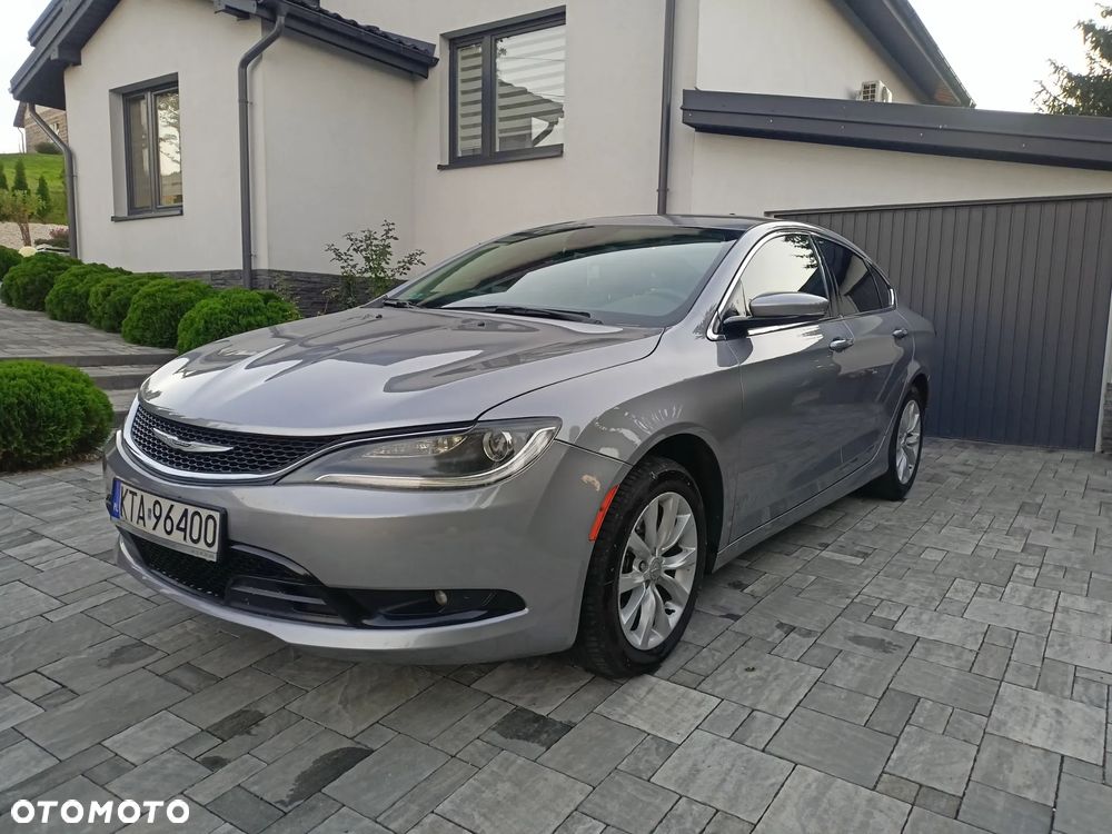 Chrysler 200 - 1