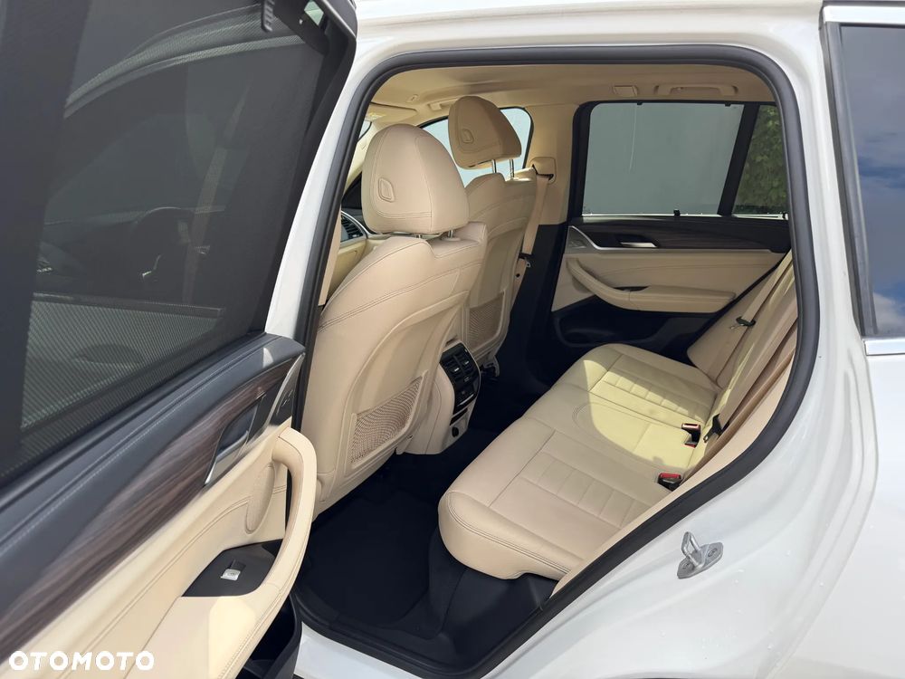 BMW X3 xDrive20d Luxury Line - 10
