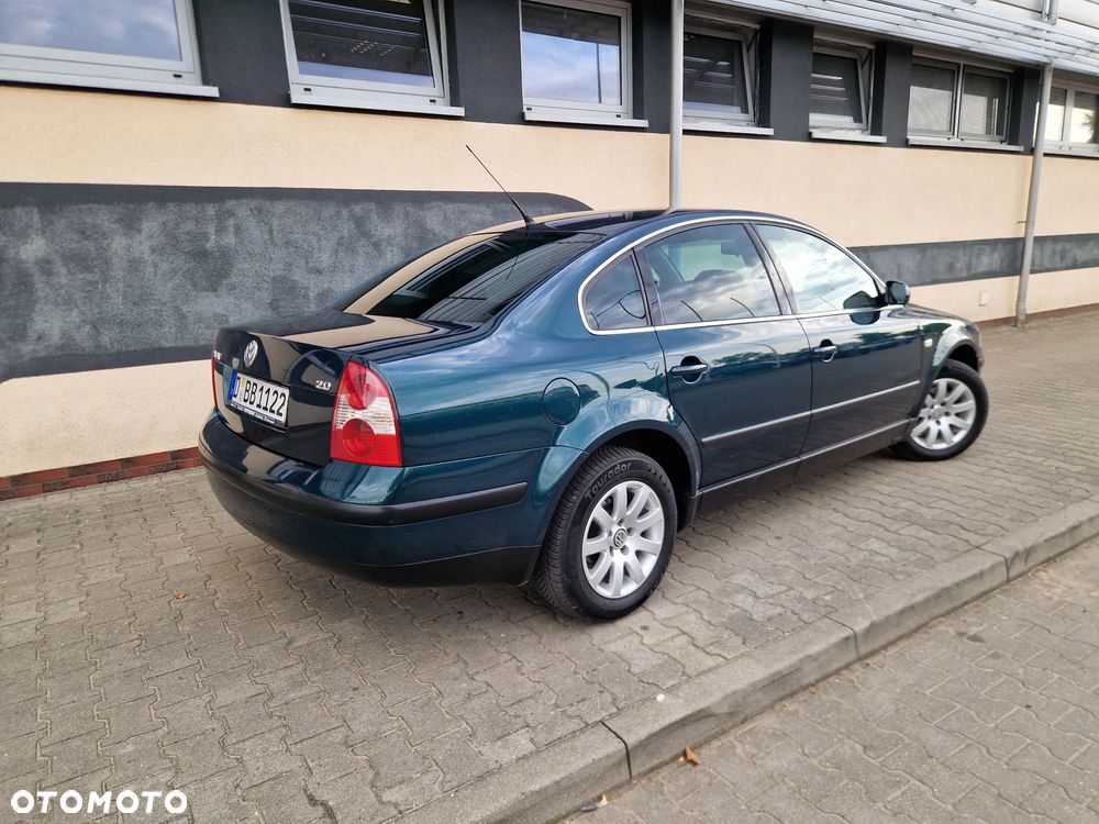 Volkswagen Passat - 2