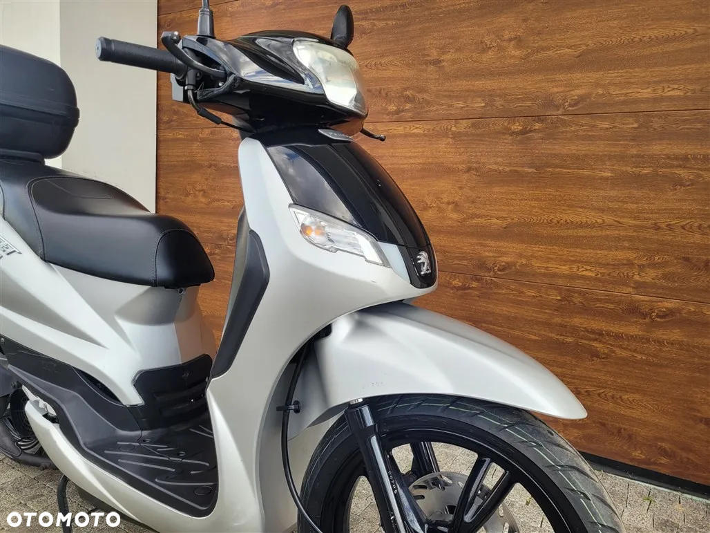 Peugeot Tweet - 3