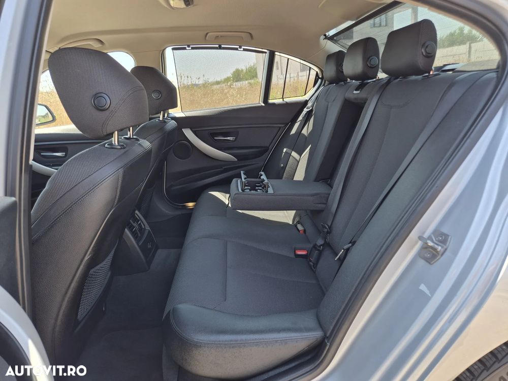 BMW Seria 3 320d xDrive Aut. Sport Line - 23