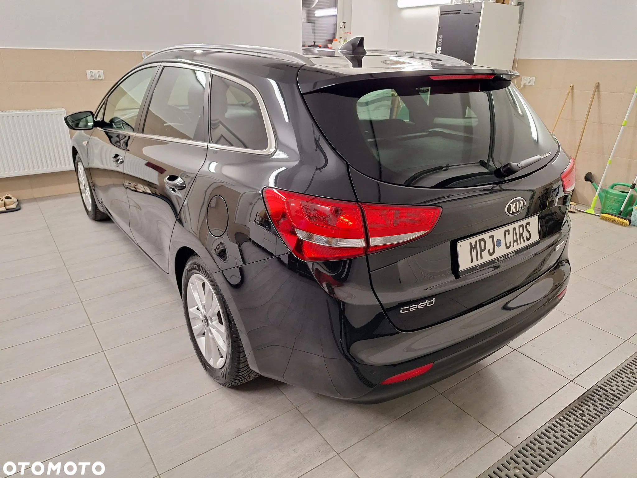 Kia Ceed 1.4 CVVT SW Dream Team Edition - 10