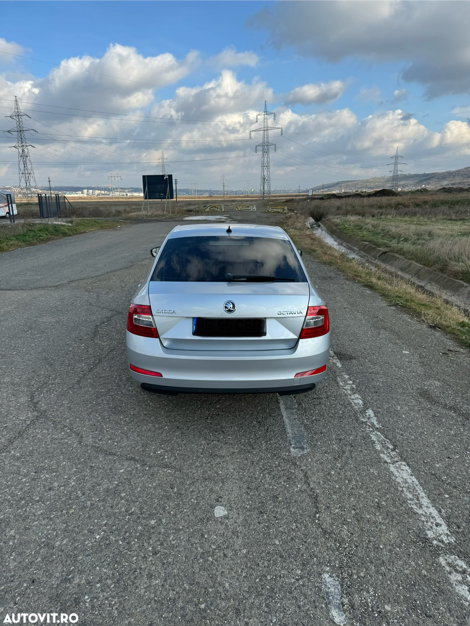 Skoda Octavia 2.0 TDI AMBITION DSG - 2