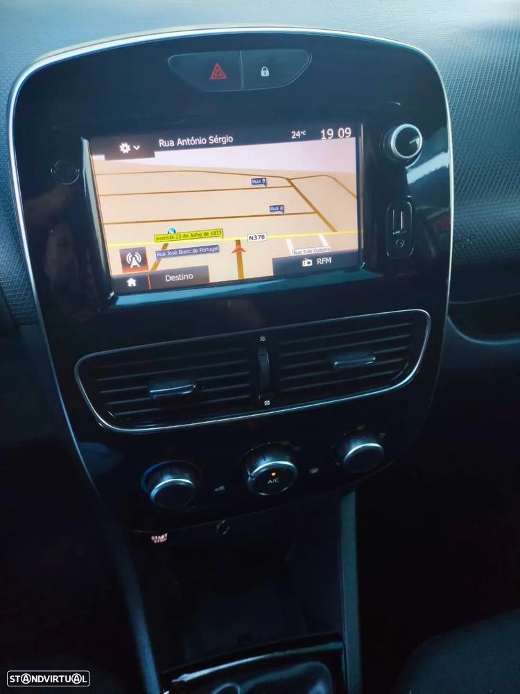 Renault Clio Sport Tourer - 9