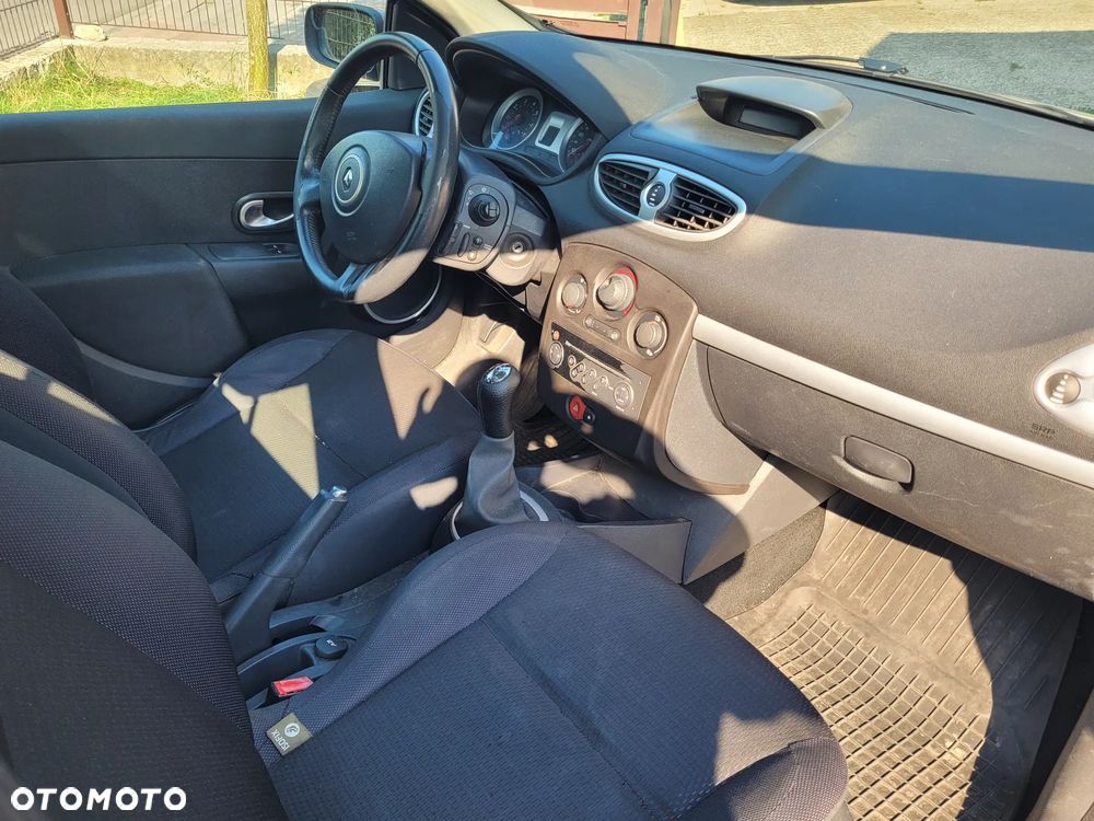 Renault Clio 1.2 16V Expression - 25