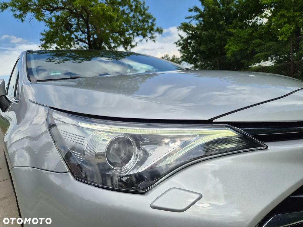 Toyota Avensis 1.8 Executive - 12
