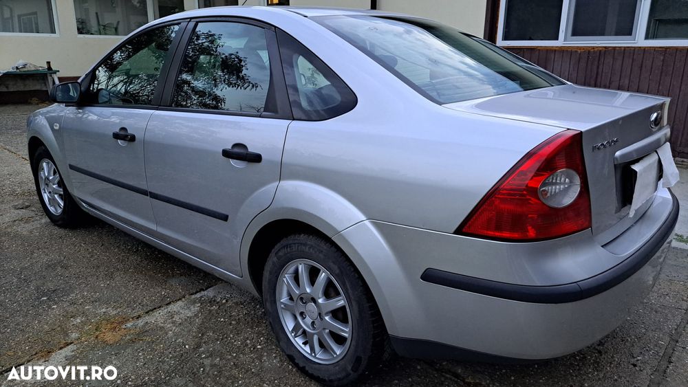 Ford Focus 1.6i Trend - 2