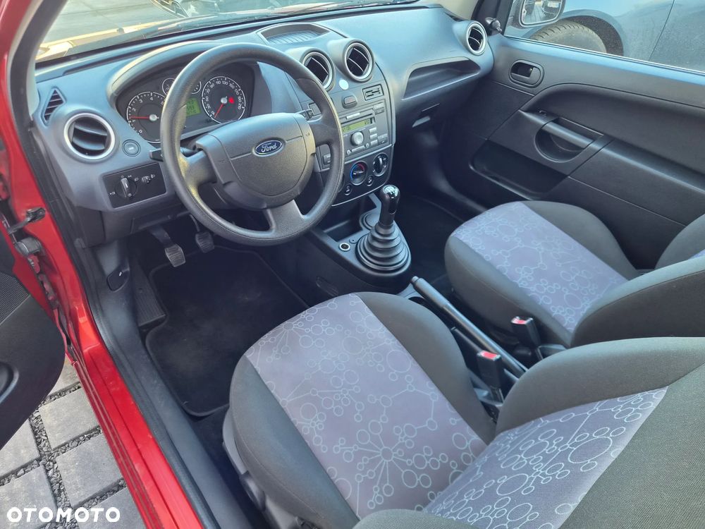 Ford Fiesta 1.3 Ghia - 11