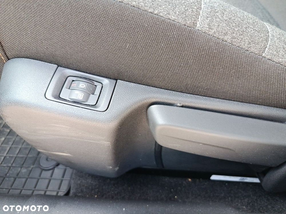 Citroën C3 1.2 PureTech Max EAT6 - 24