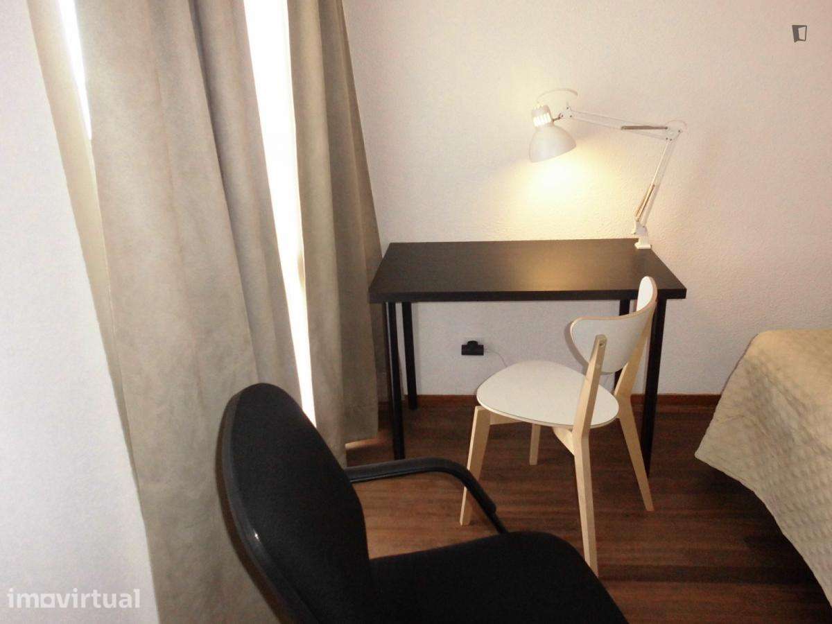 Quarto - localizado em Paço de Arcos Lisbon - Grande imagem: 5/19