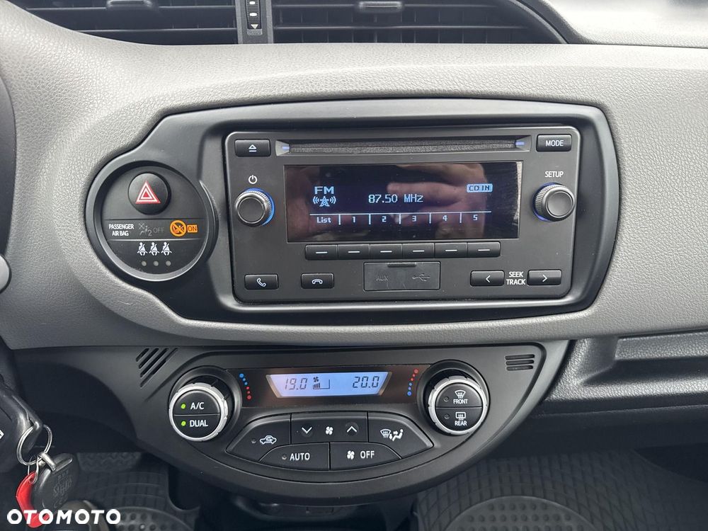 Toyota Yaris - 16