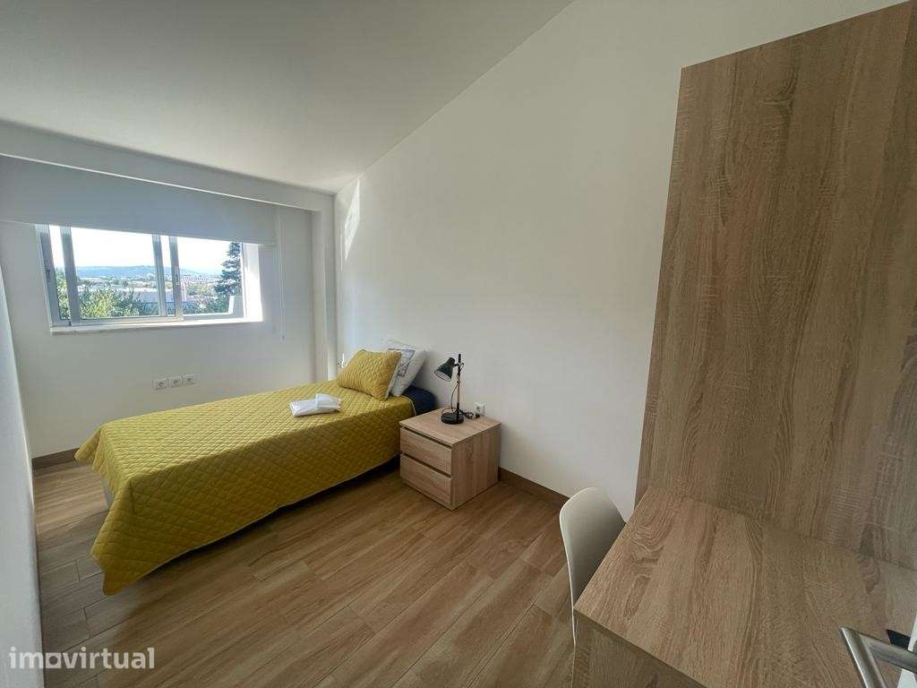 Quarto Mobilado em Apartamento no Centro de Guimarães - Grande imagem: 2/15