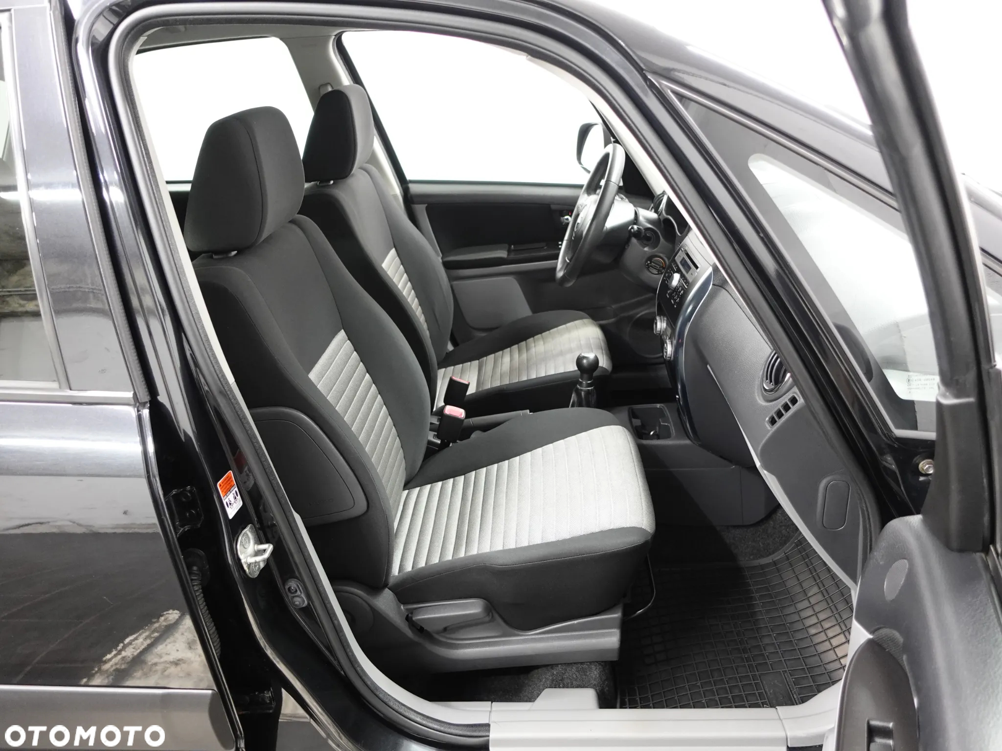 Suzuki SX4 1.6 Comfort - 26