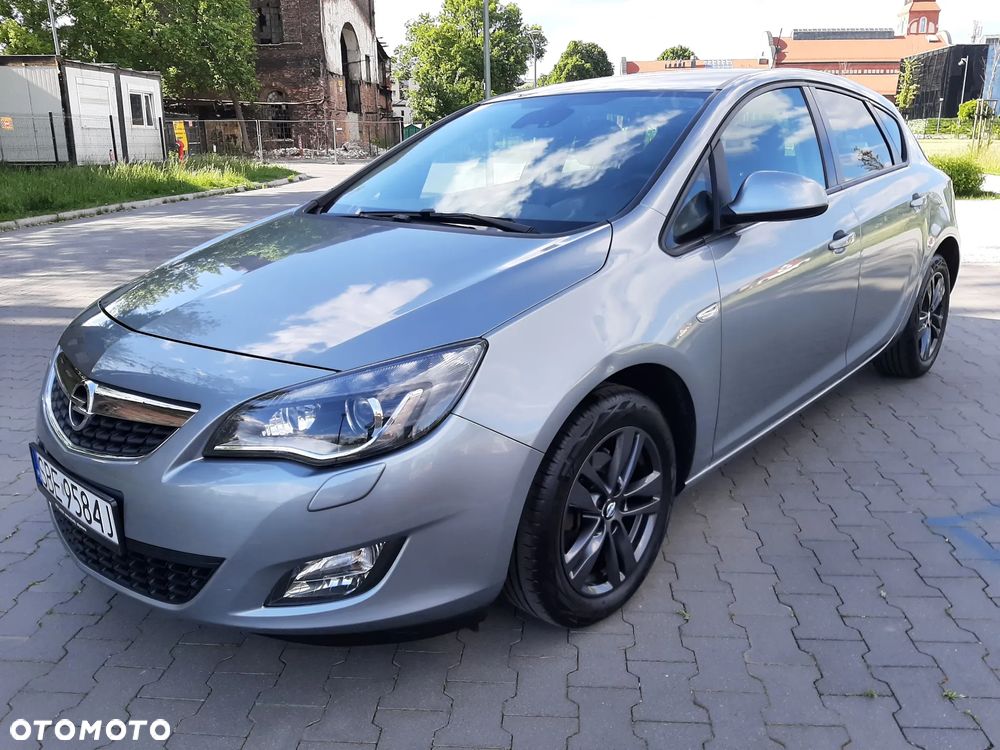 Opel Astra 1.4 Turbo - 1