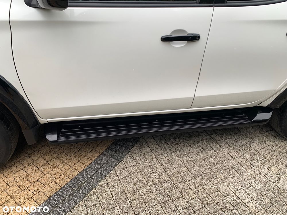 Mitsubishi L200 2.4 d DC Instyle Premiere Edition - 31