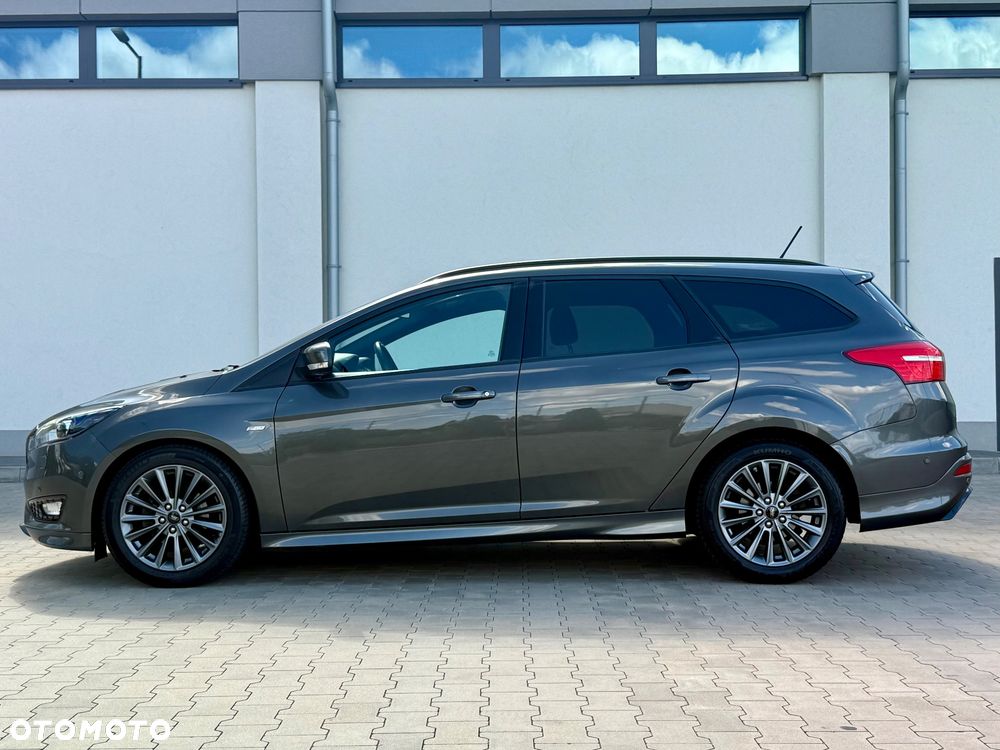 Ford Focus 1.0 EcoBoost ST-Line Black ASS - 4