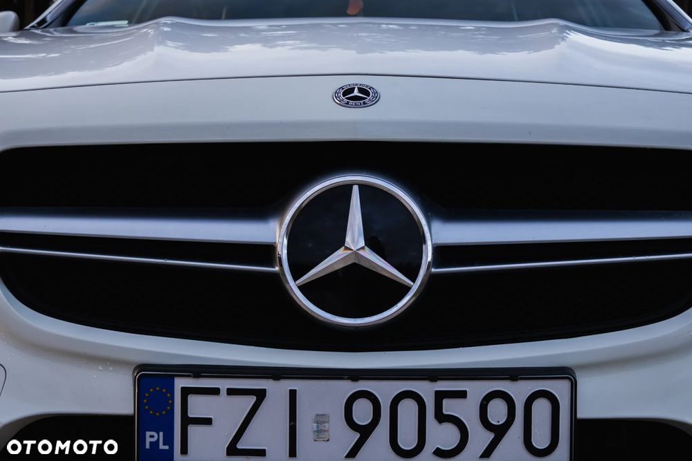Mercedes-Benz GLA - 32
