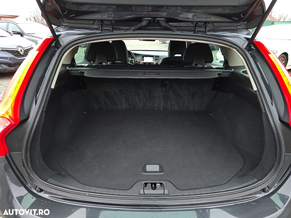 Volvo V60 D3 Geartronic Momentum - 33