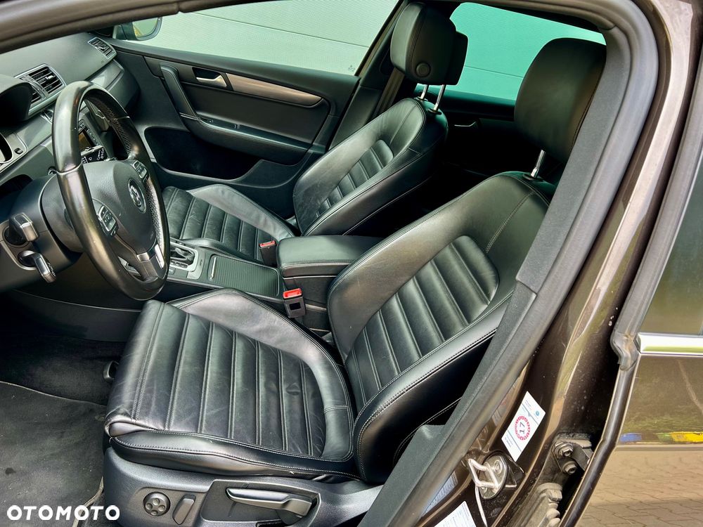 Volkswagen Passat 2.0 TDI 4Mot Highline DSG - 11
