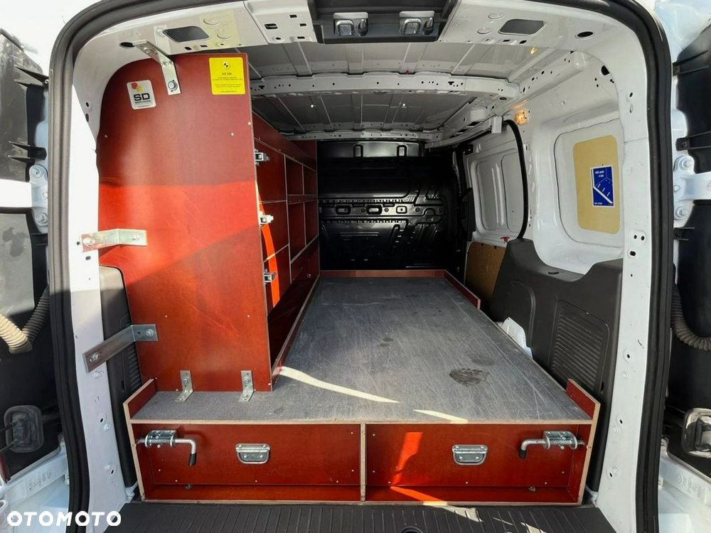 Ford Transit Connect - 13