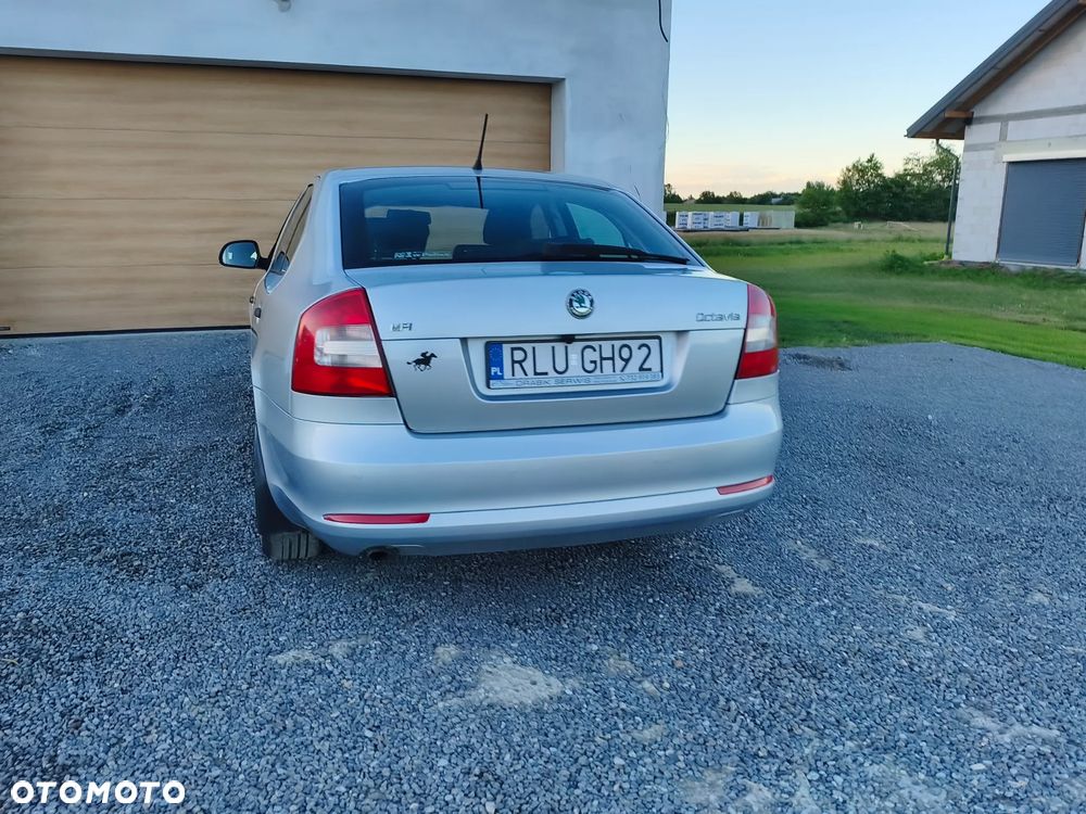 Skoda Octavia 1.6 Family Plus - 4