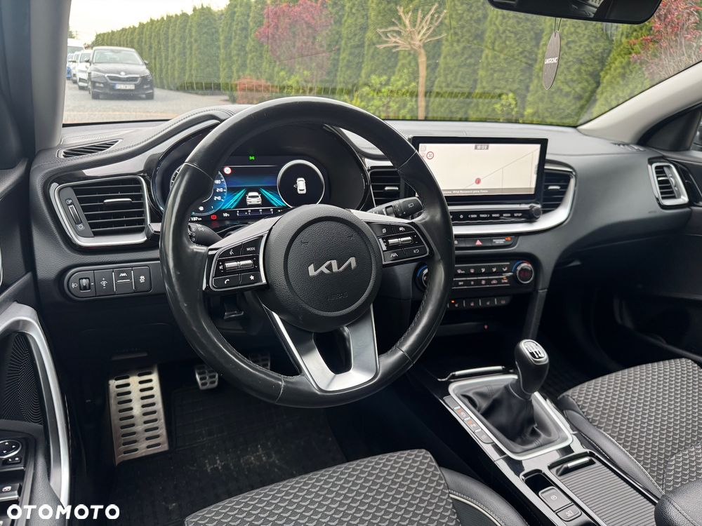 Kia Ceed 1.5 T-GDI Business Line Plus - 23