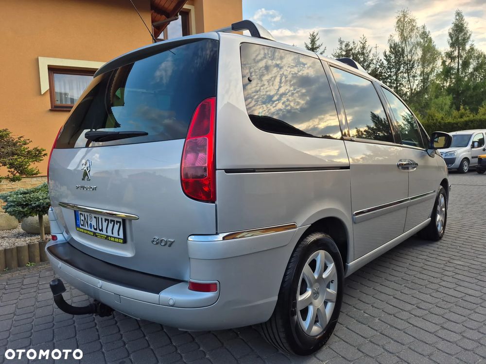 Peugeot 807 HDi 135 Active - 3