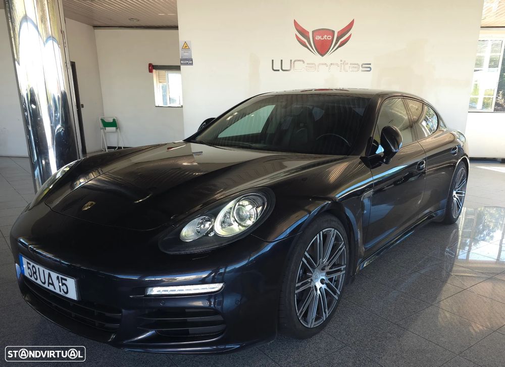 Porsche Panamera 3.0 V6 - 4
