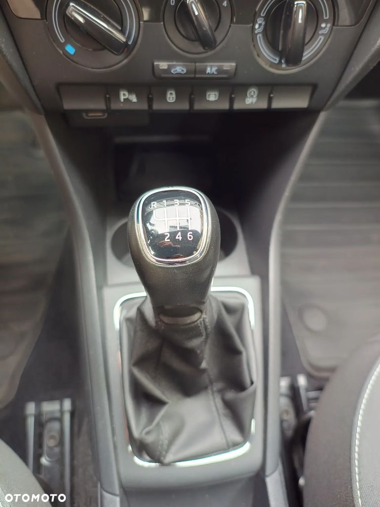 Skoda RAPID 1.0 TSI Ambition - 17