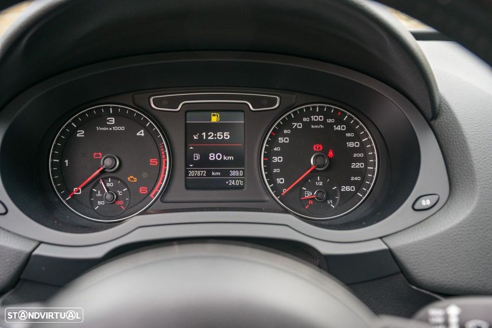 Audi Q3 2.0 TDI Attraction - 28