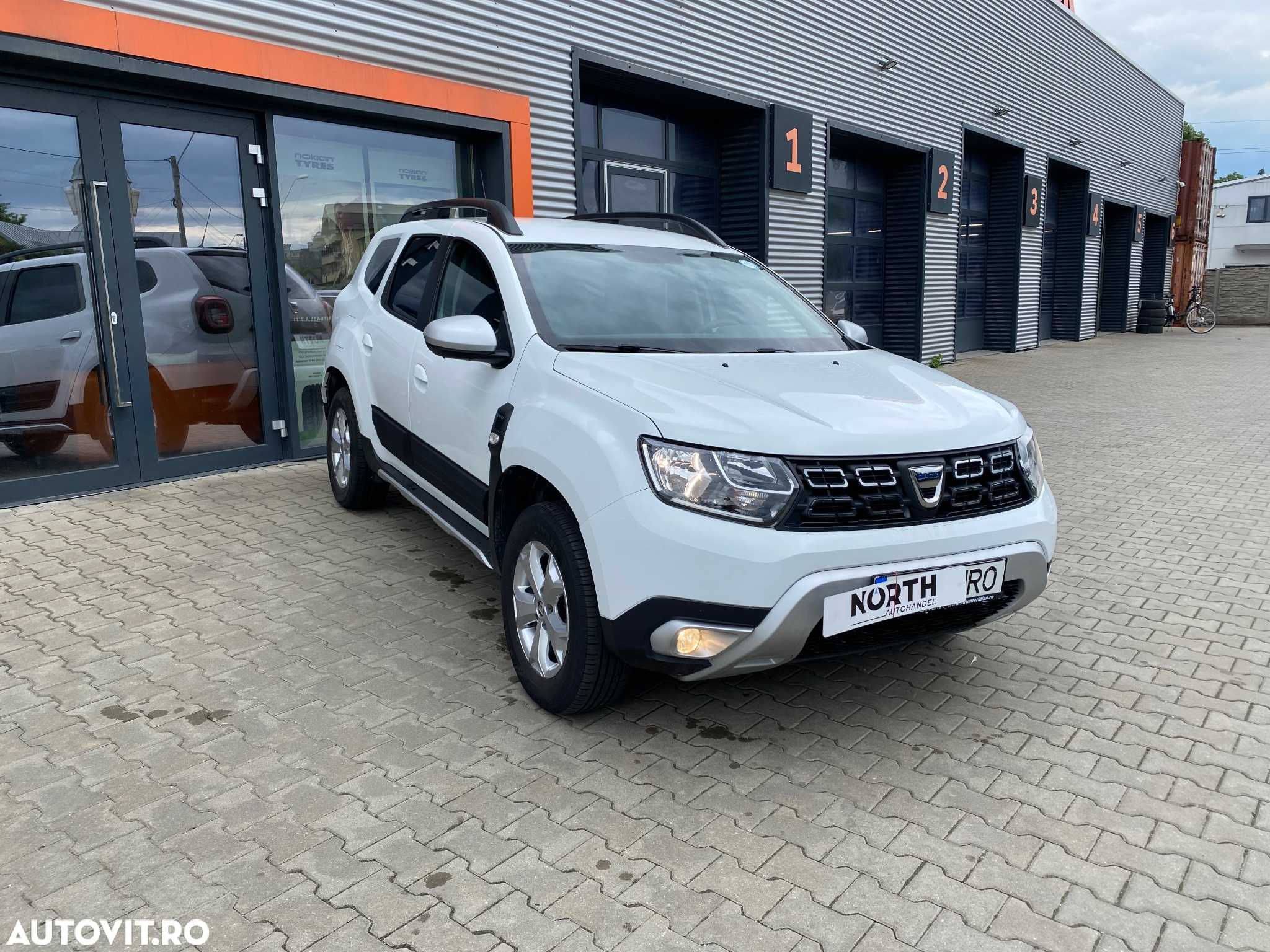 Dacia Duster 1.5 dCi 4WD Essential - 8