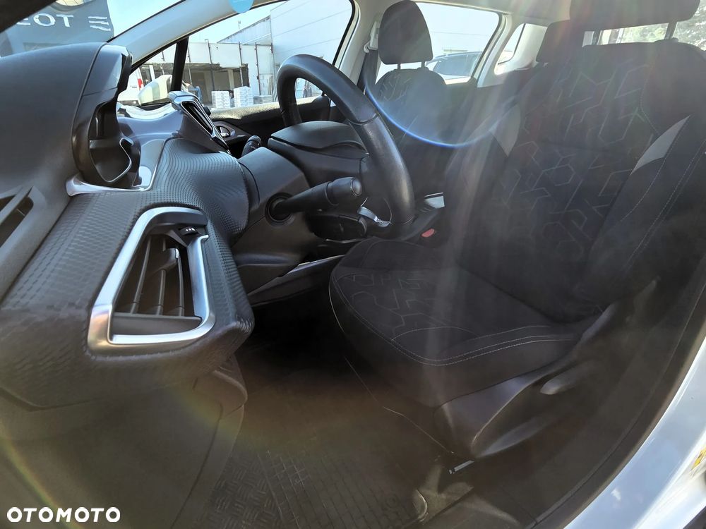 Peugeot 2008 1.2 Pure Tech Active EU6 - 15
