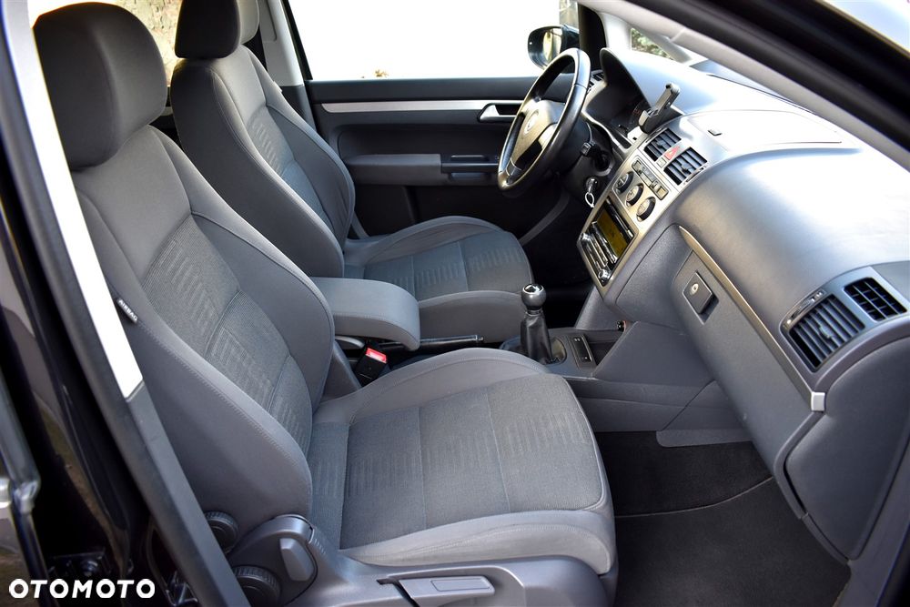 Volkswagen Touran 2.0 TDI DPF Highline - 21