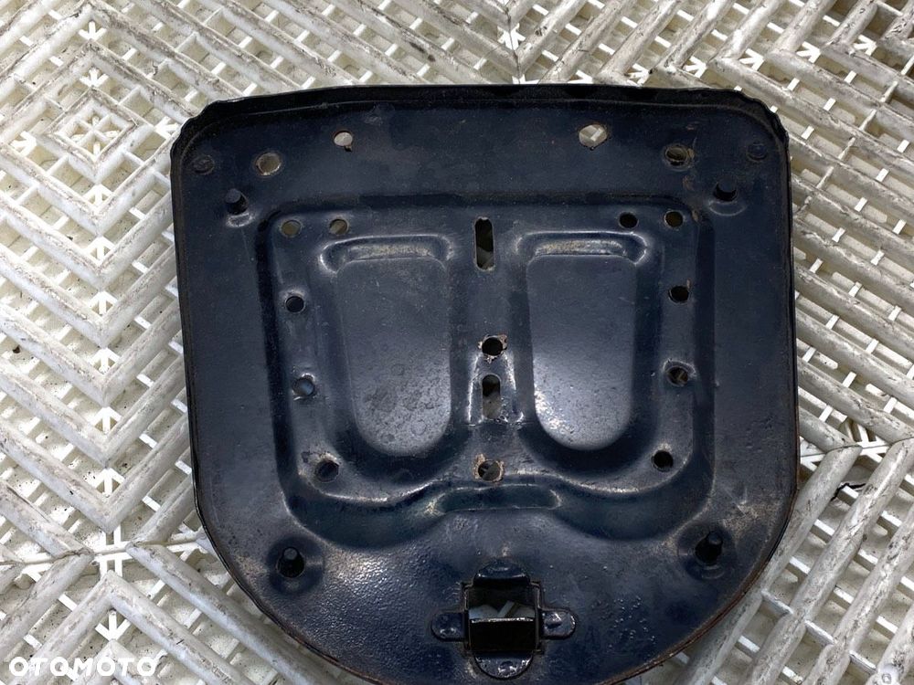 KUFER CENTRALNY  PIAGGIO TYPHOON 2001 - 2014 Typhoon 50 4 kW [5 KM] - 7