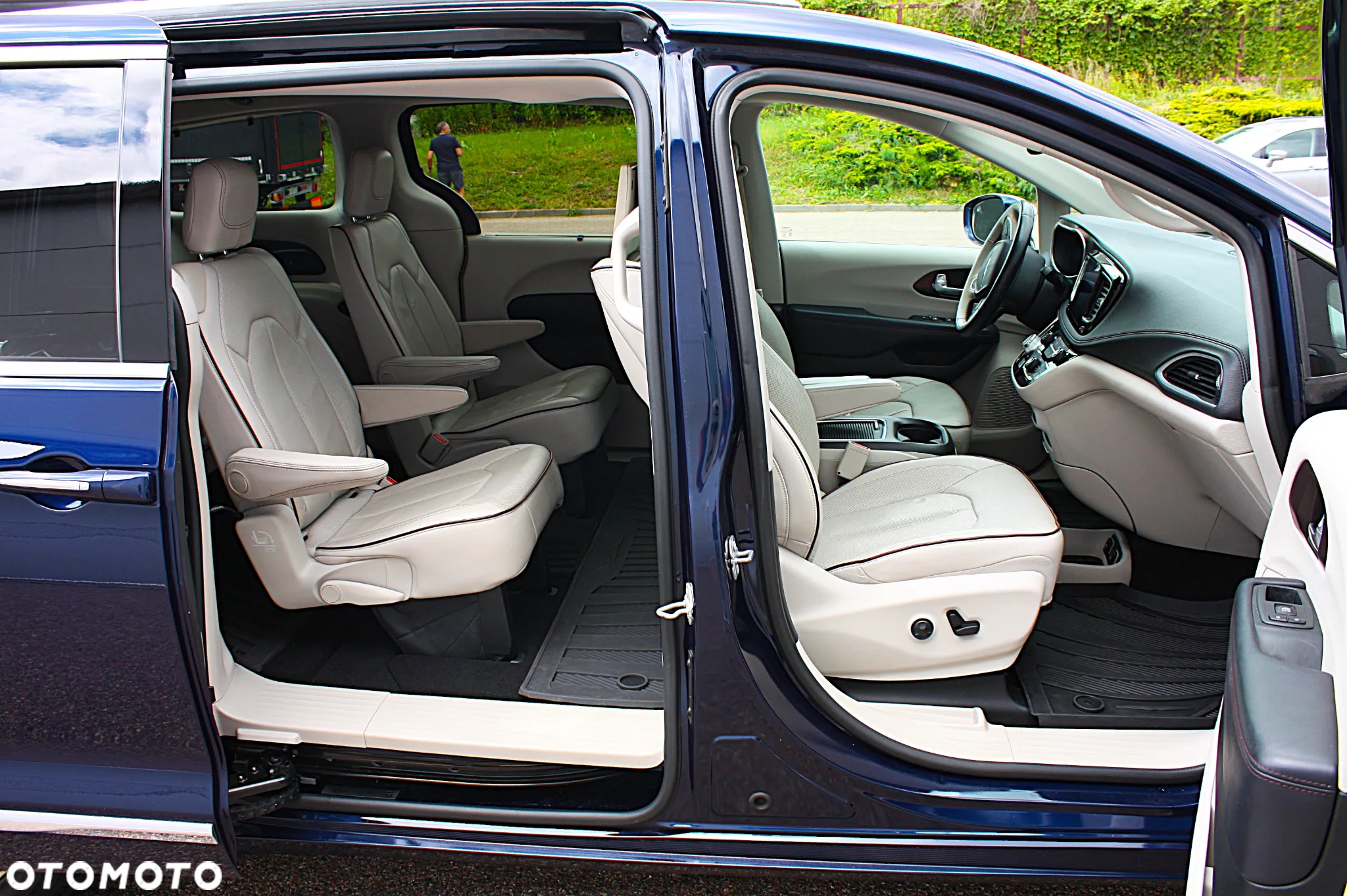 Chrysler Pacifica - 15
