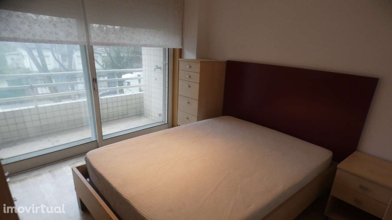 Apartamento T1 Mobilado na Circunvalação - Grande imagem: 2/9